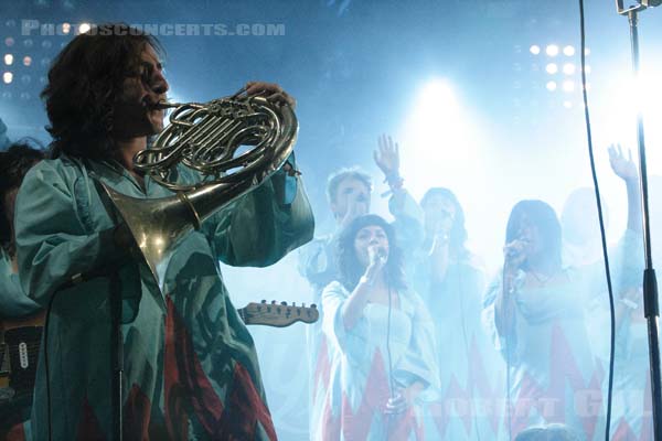 THE POLYPHONIC SPREE - 2005-08-14 - SAINT MALO - Fort de St Pere - 